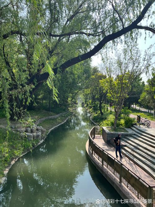 检察建议促整改，万亩油菜花海旁的臭水沟变成了清水渠！