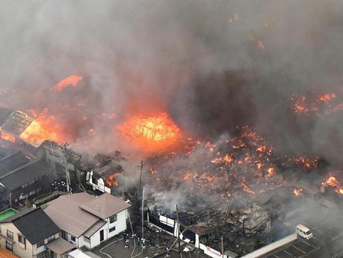 日本东京涩谷一建筑发生火灾，或有人员被困