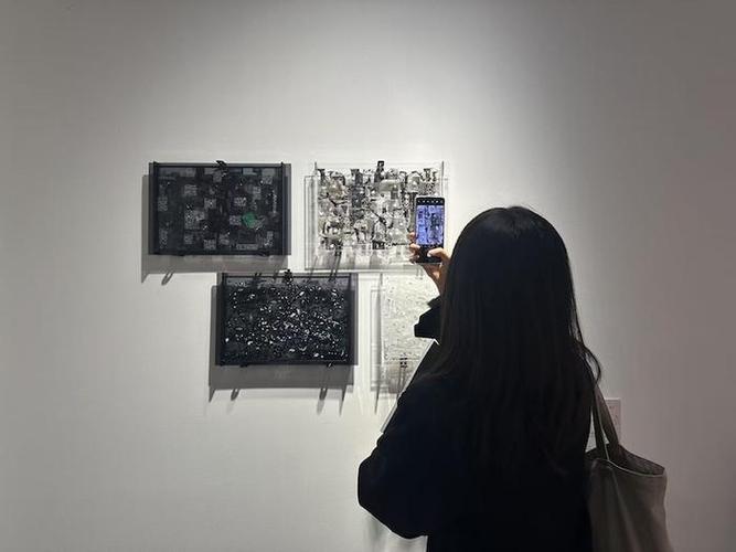 上海女艺术家特展：古城公园聆听“都市的回声”