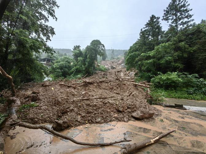 达州万源发生山体滑坡34名村民成功避险，专家组将对滑坡地段进行安全评估